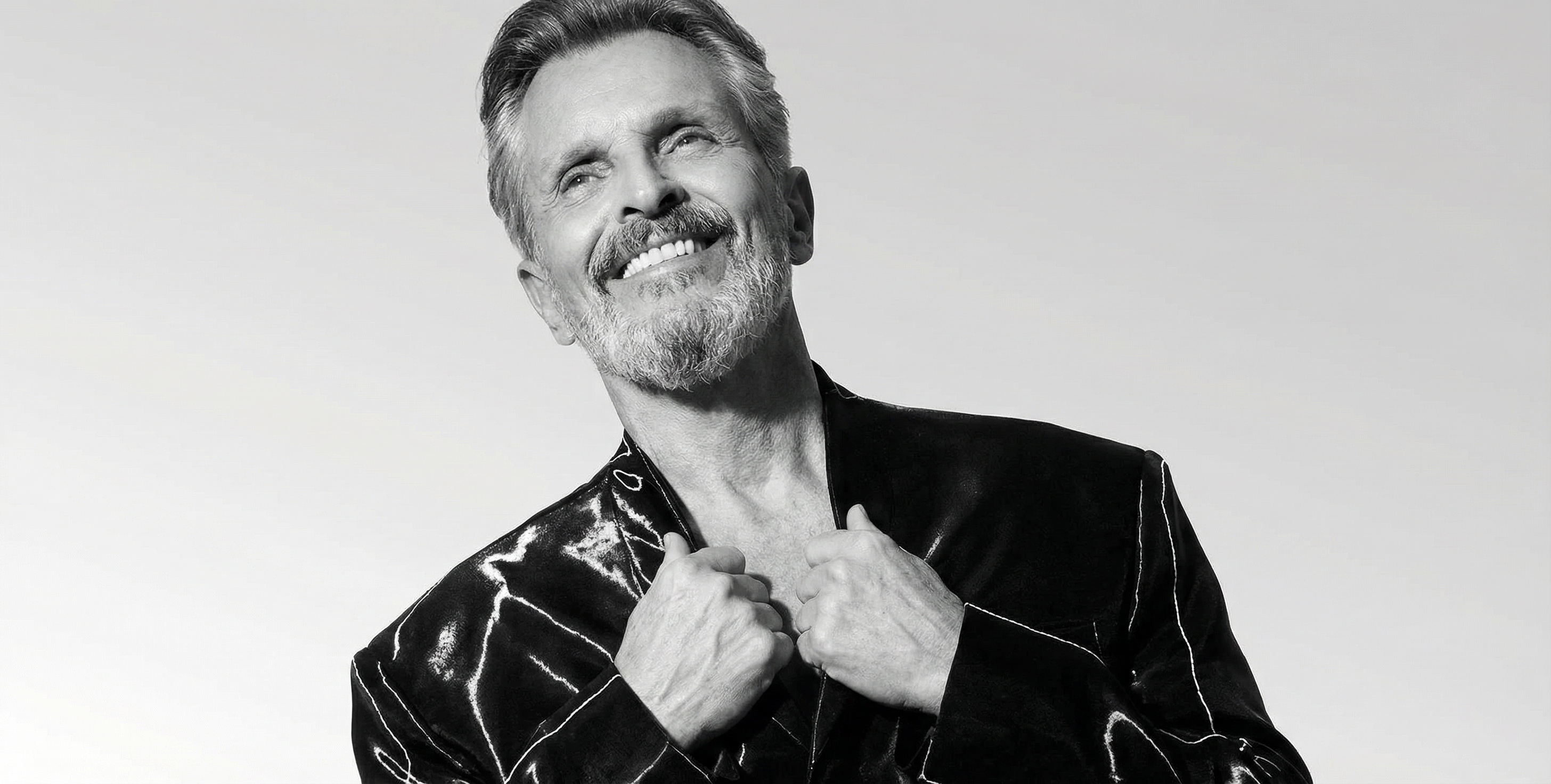 Miguel Bosé y el idilio eterno con Bogotá: un viaje al corazón del pop