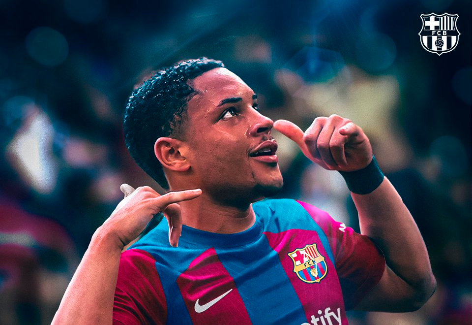 [Foto] La curiosa presentación del nuevo jugador del Barca