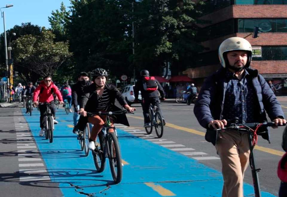 ¿Cuáles son las excepciones de circulación en el Día Sin Carro y Moto en Bogotá?