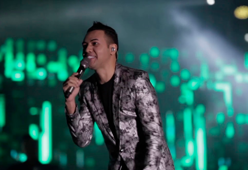 Le lanzaron una cerveza a cantante vallenato