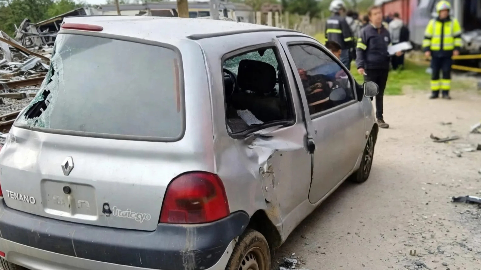 Chocan el Tren de la Sabana y un carro en Cajicá