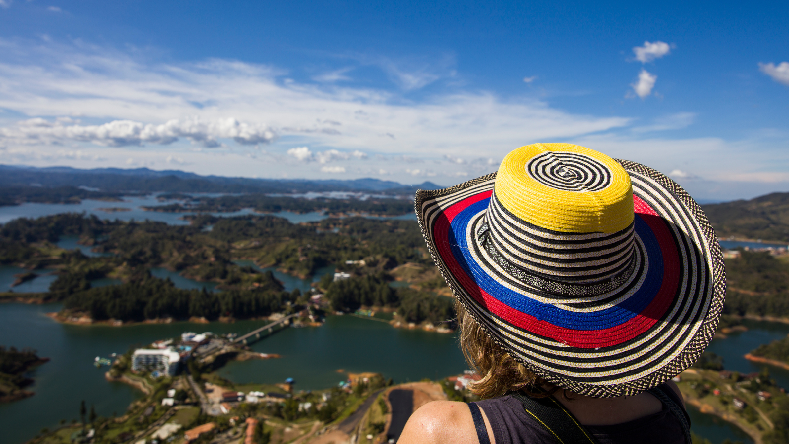 Turismo supera al café y al carbón en generación de divisas para Colombia