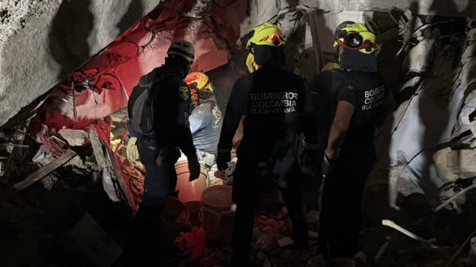 Terremoto deja 319 muertos y más de 4.500 heridos en Colombia