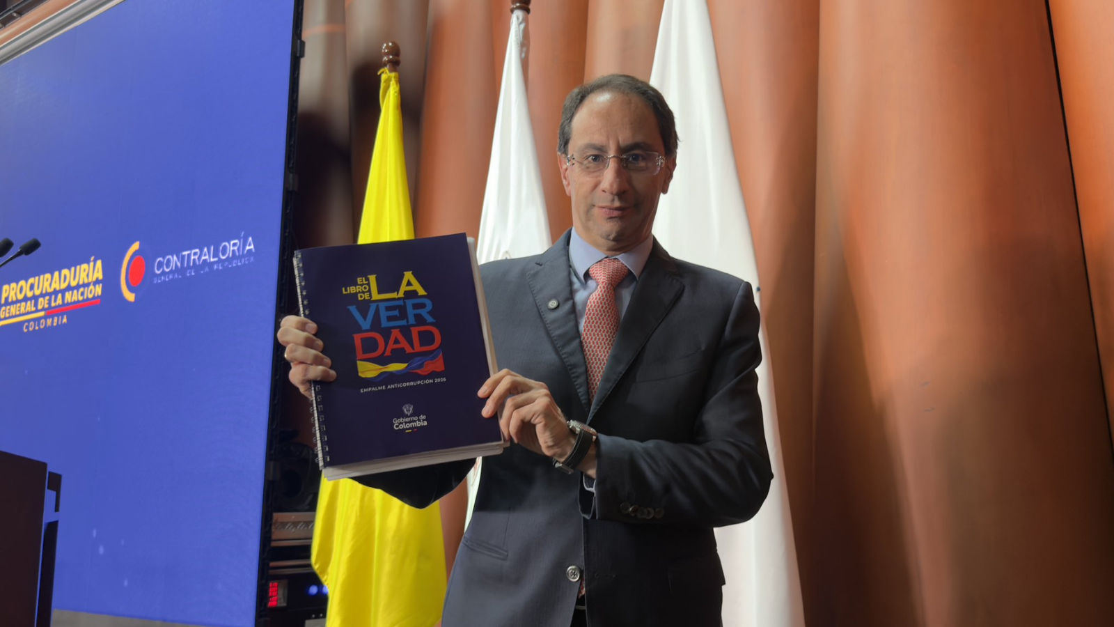 Gobierno entrega a órganos de control informe con 82 presuntos casos irregulares
