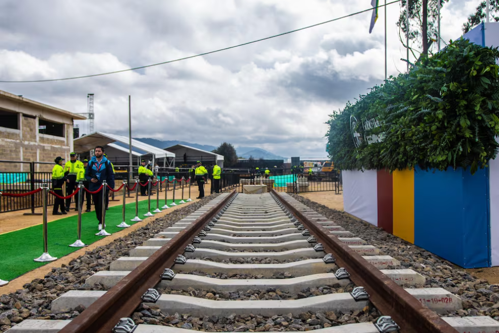 Gobernador de Cundinamarca advierte que el Regiotram del Norte sí requerirá cerramientos en Bogotá