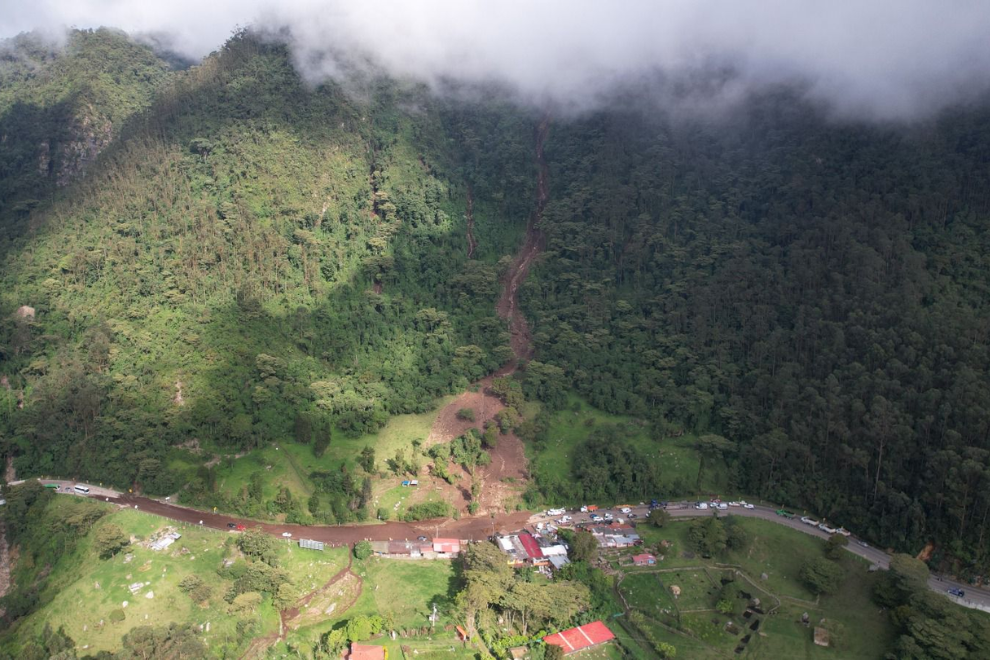 Reabren la vía Bogotá–La Mesa tras emergencia, pero persisten riesgos por lluvias