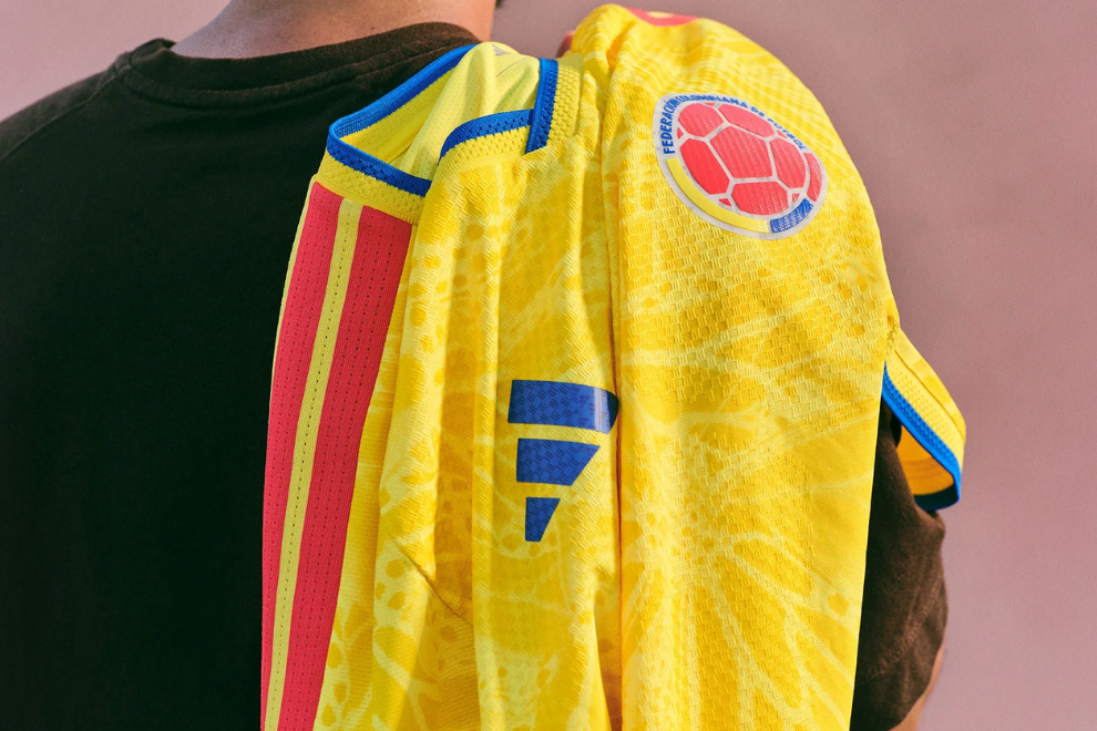 Piden prohibir camiseta de la Selección a campaña de Cepeda