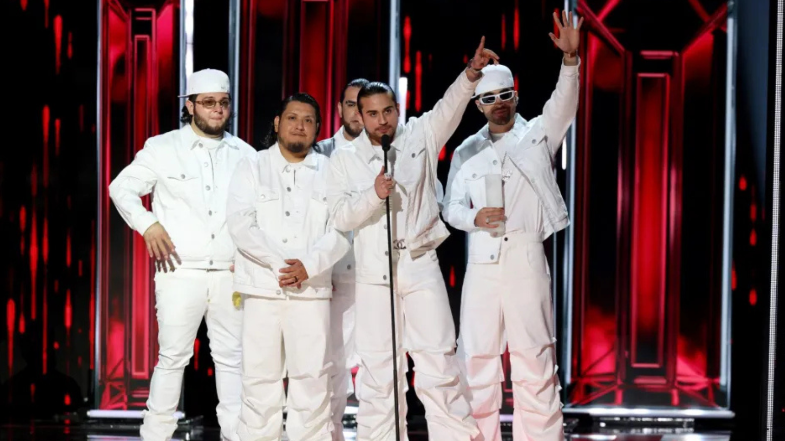 Fuerza Regida arrasa en los  Billboard Latinos