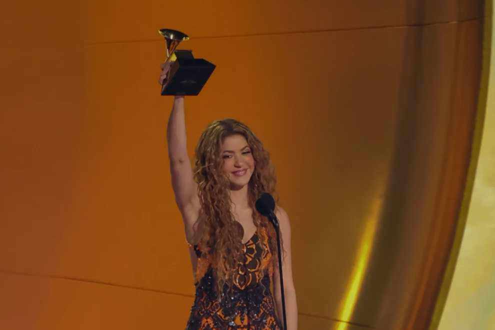 Shakira triunfa en los Grammy y gana mejor álbum de pop latino
