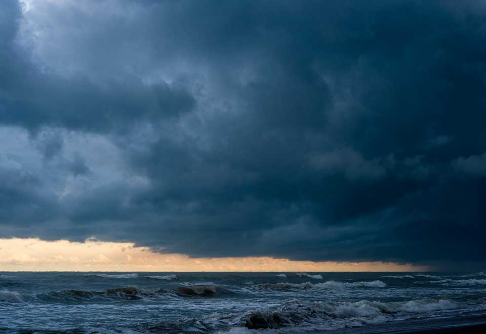 [Video] Impresionante, así es una tormenta en altamar
