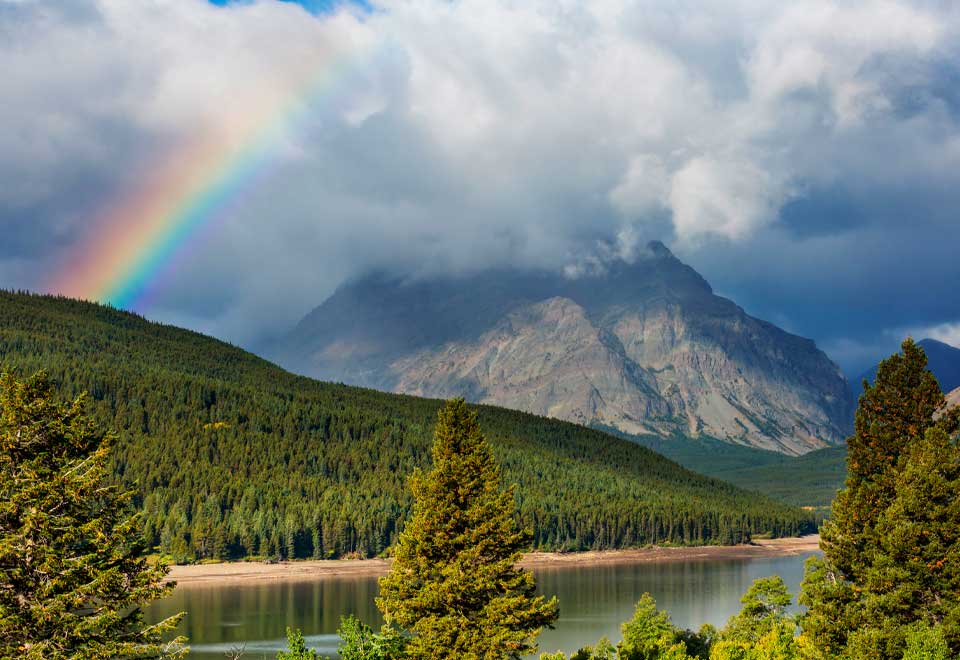 [Video] ¿Es posible ver un arcoíris y un relámpago en el cielo?