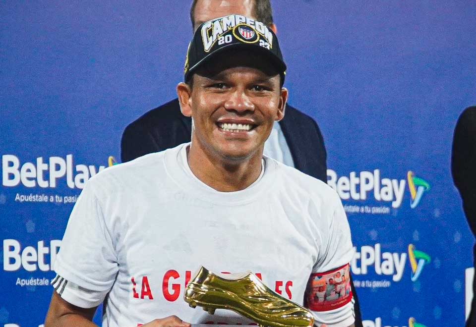 [Video] Carlos Bacca lloró al recordar a su madre