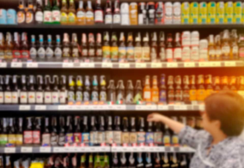 [Video] Ladrones entraron a un local para robar, pero se emborracharon y se quedaron dormidos