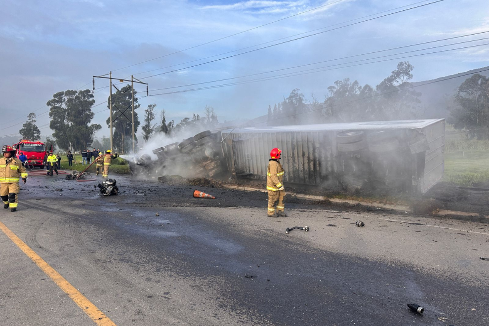 Tractomula tenía documentos en regla en tragedia vial que deja cinco muertos en Zipaquirá