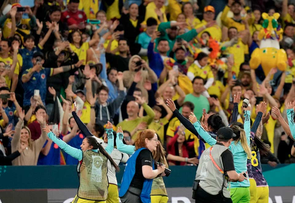 [Video] Hincha lloró cantando el himno