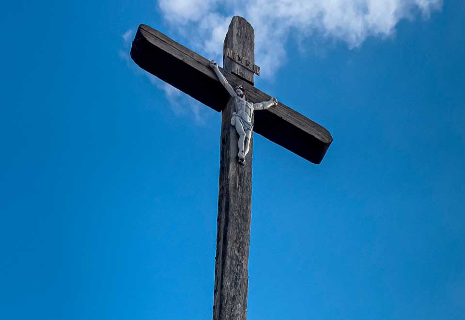 [Video] Hombre que personificó a Jesús en procesión terminó electrocutado