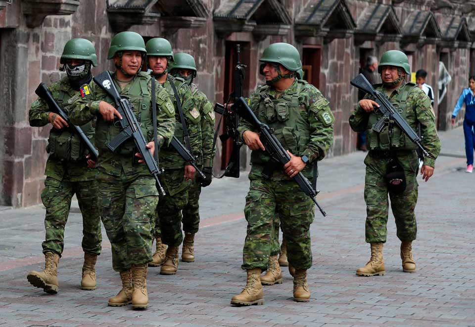 [Video] Empresa dona comida para militares en Ecuador