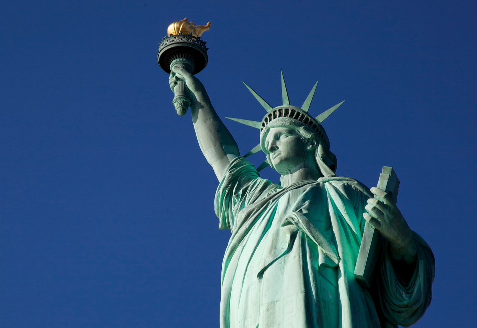 [Video] ¡Maravilloso! Mire la Estatua de la Libertad gigante