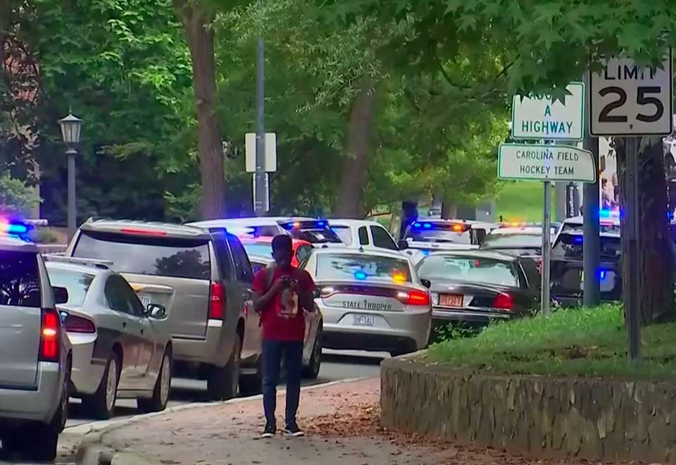 Estudiantes se lanza por una ventana en una universidad por tiroteo en EE.UU.