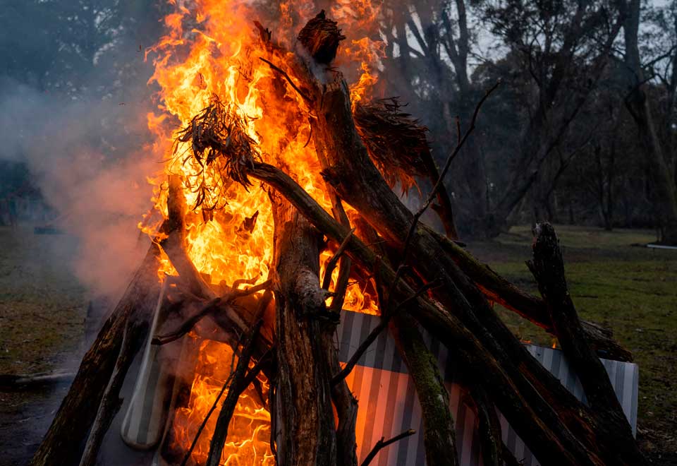 Ejército descubrió a un hombre realizando una fogata en Bogotá