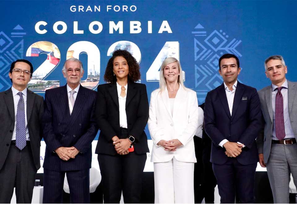 [Informa Cristalina]  Gobernador de Cundinamarca participó en el foro Colombia