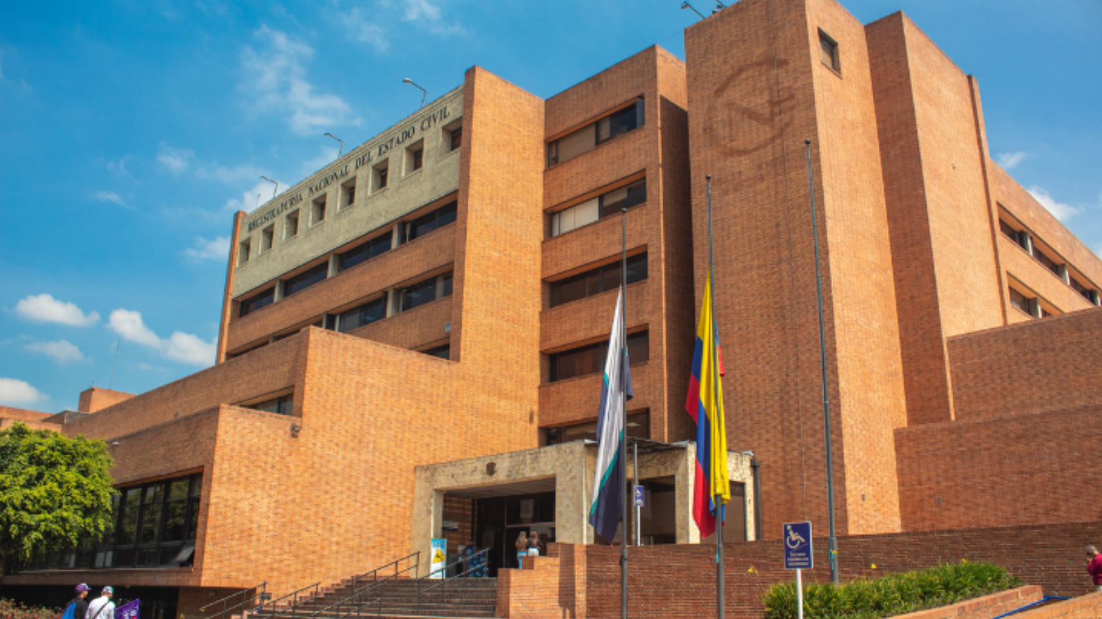 Avalan firmas para el "referendo de todos"