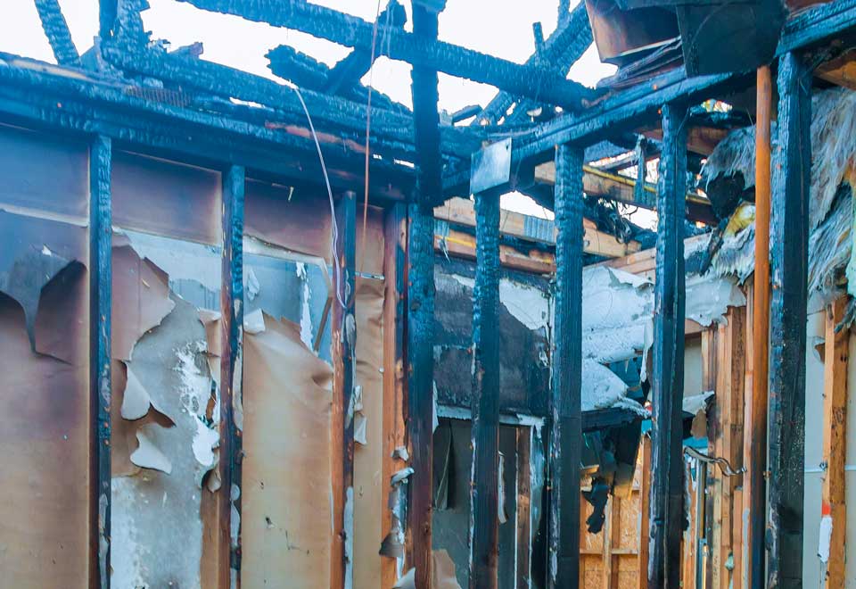 Hombre salvó a una mujer y su mascota en un incendio en Bogotá