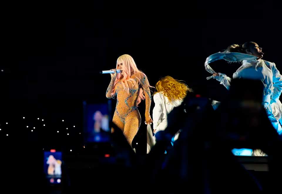 Fuertes disturbios opacaron concierto de Karol G en Venezuela