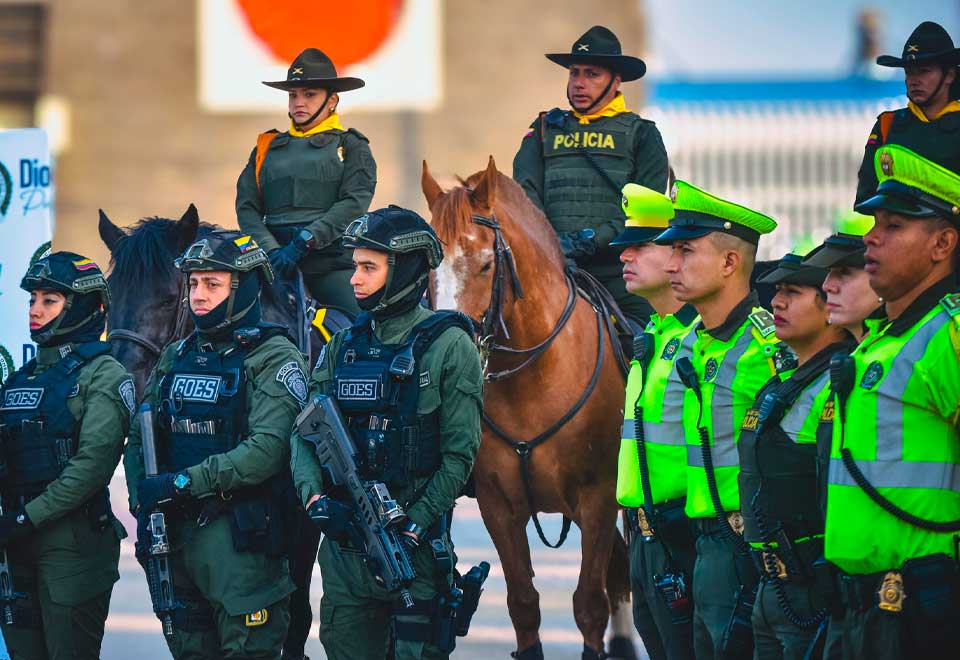 800 nuevos policías tendrán Bogotá