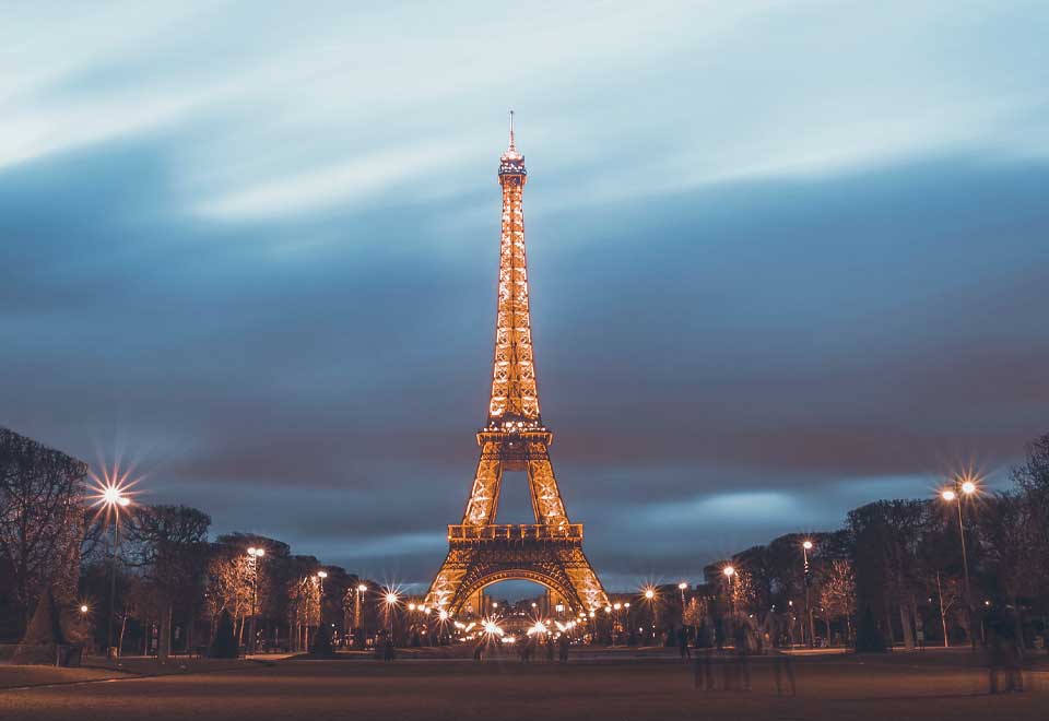 [Video] Rayo impacta la Torre Eiffel