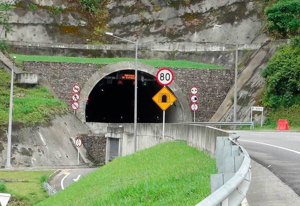Así fue la explosión de un camión cisterna en la vía al llano