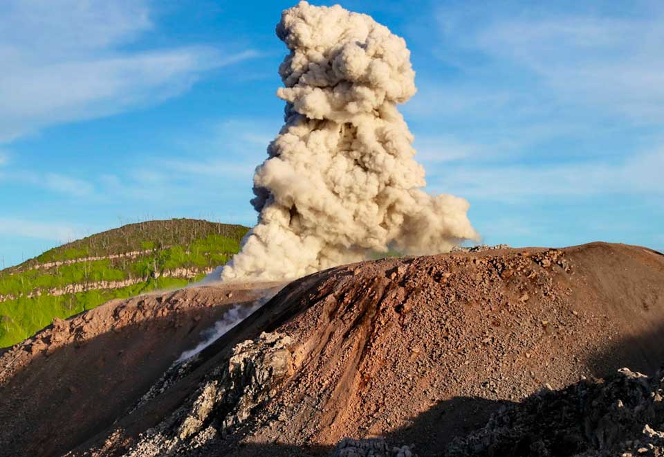 [Video] Increíble explosión de Volcán en Indonesia